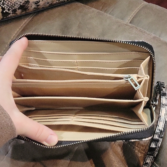 GUESS Multicolor Snake Print Satchel and Wallet - Picture 4 of 12